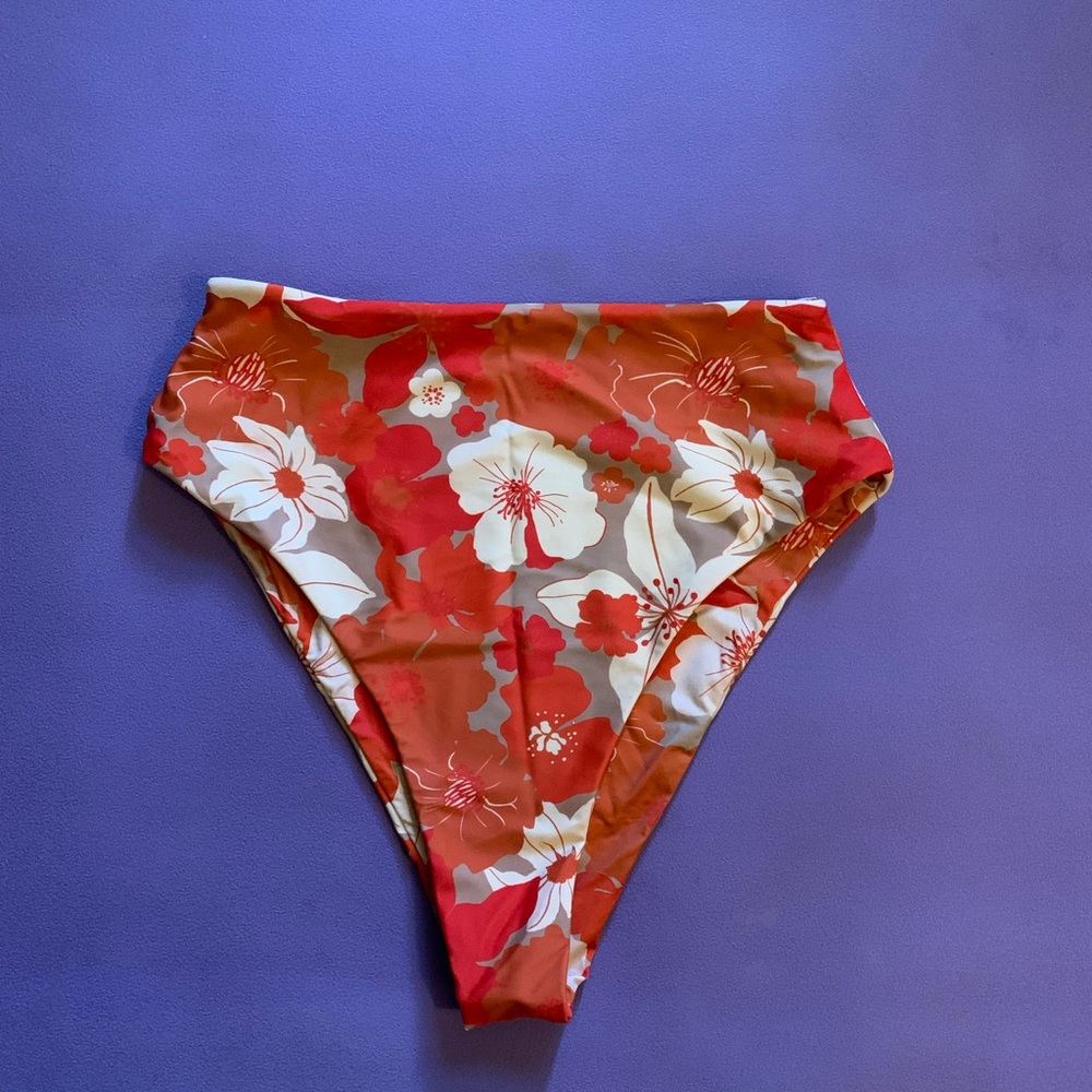 Gillia Hawaii high waisted bottoms